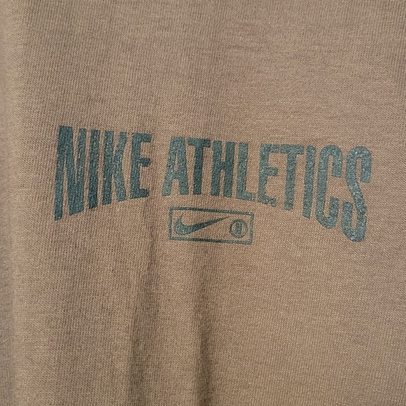 Men's Nike T-Shirt - Picture 2 of 3